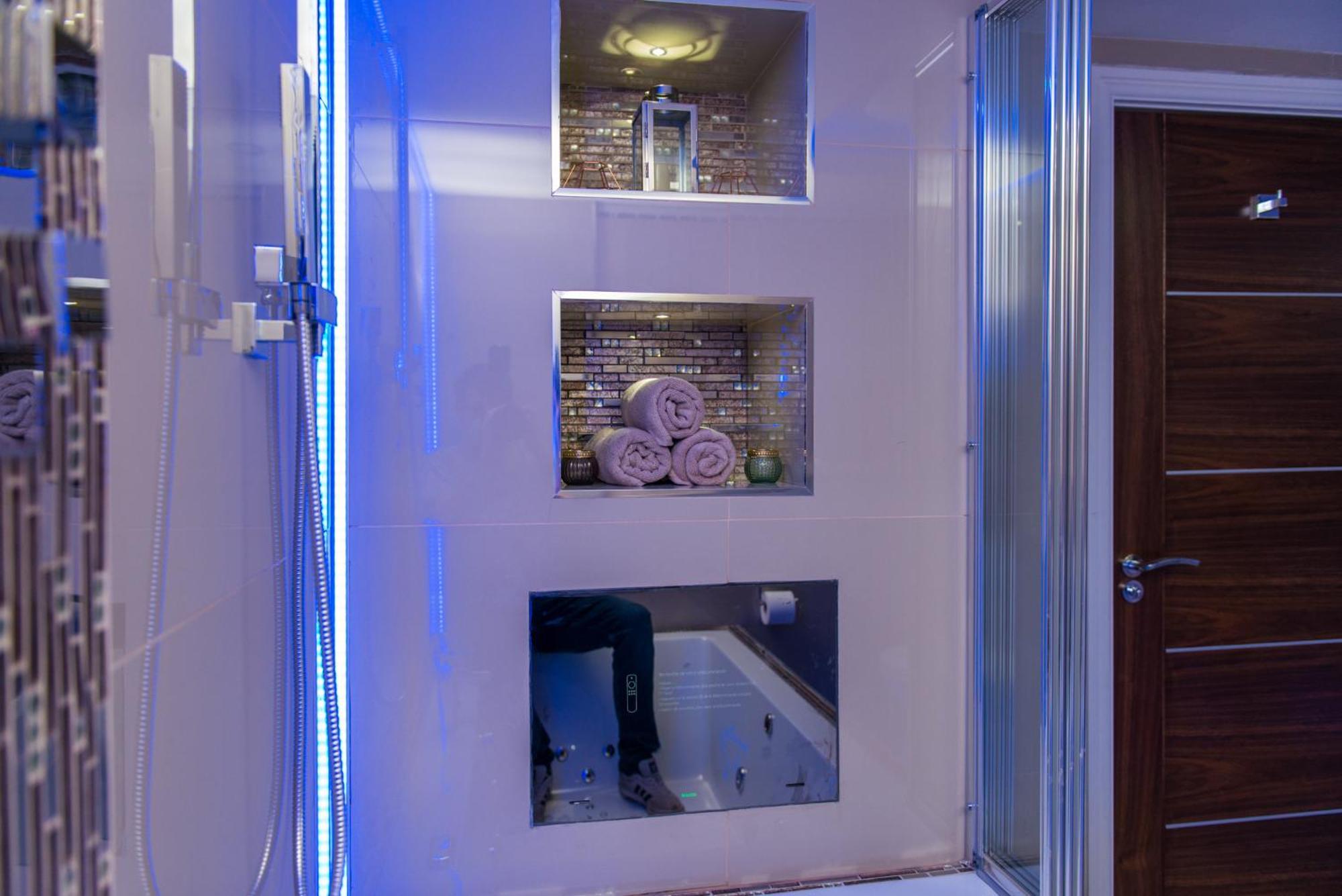 Aphrodite Suites Huddersfield Chambre photo
