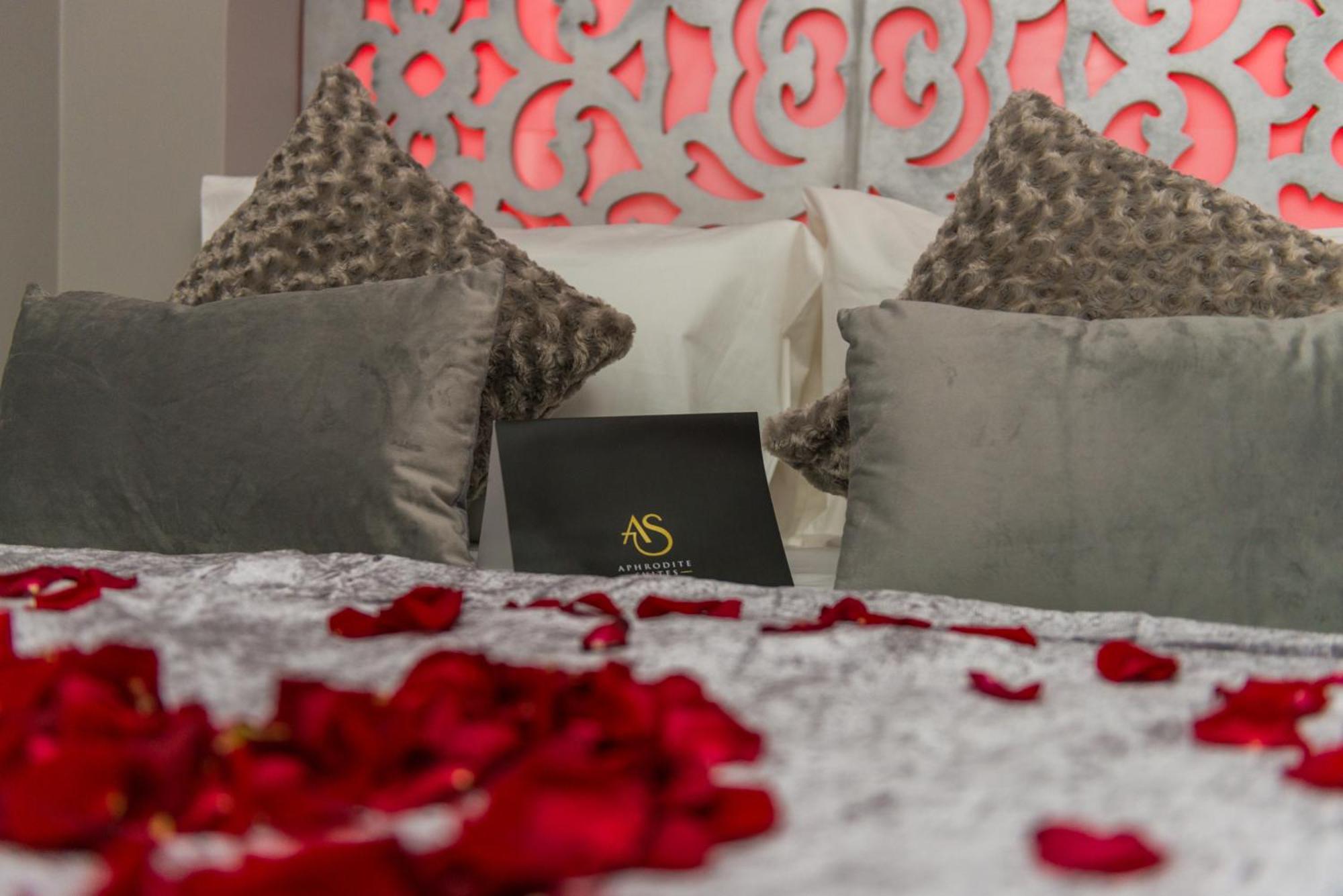 Aphrodite Suites Huddersfield Chambre photo