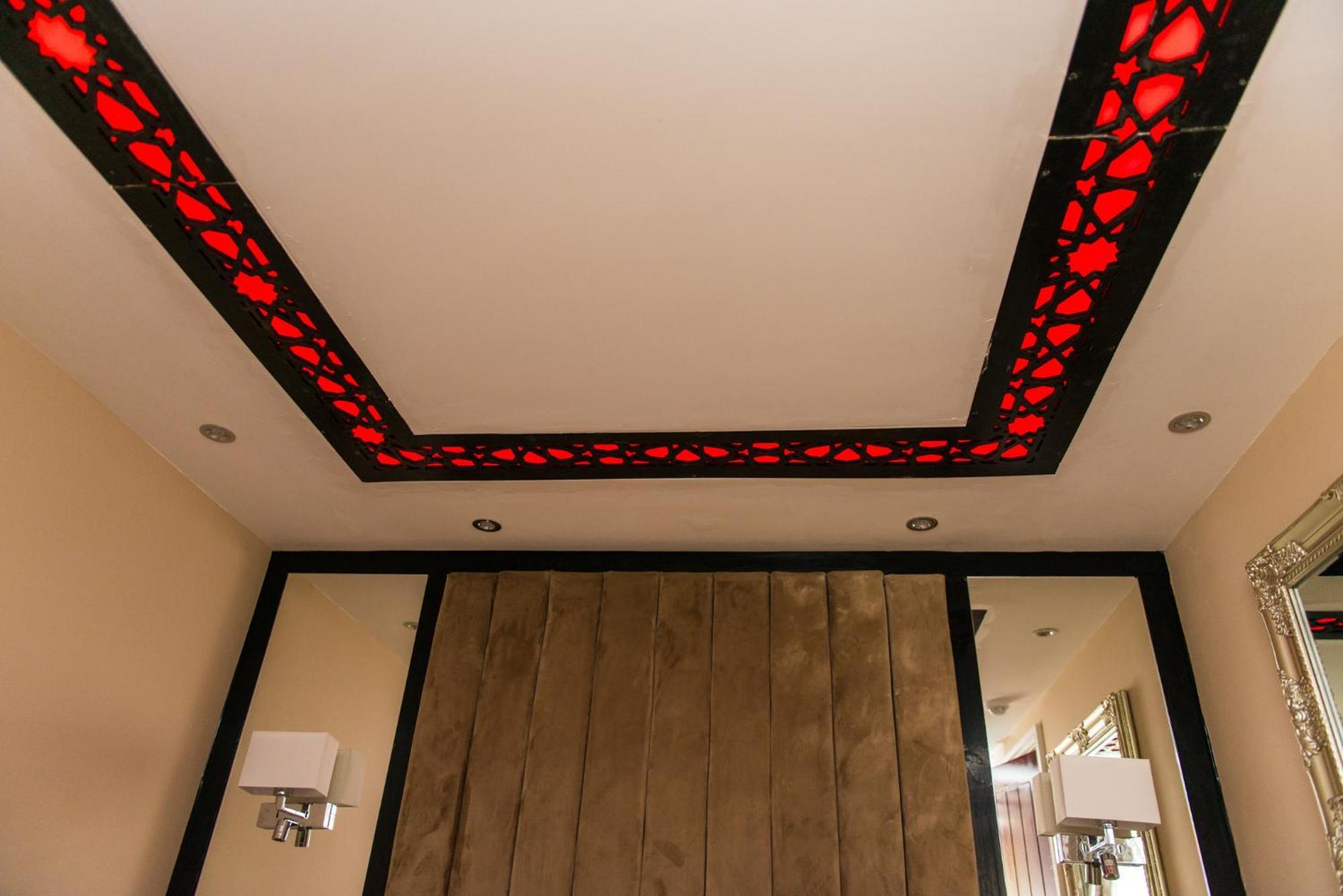 Aphrodite Suites Huddersfield Extérieur photo
