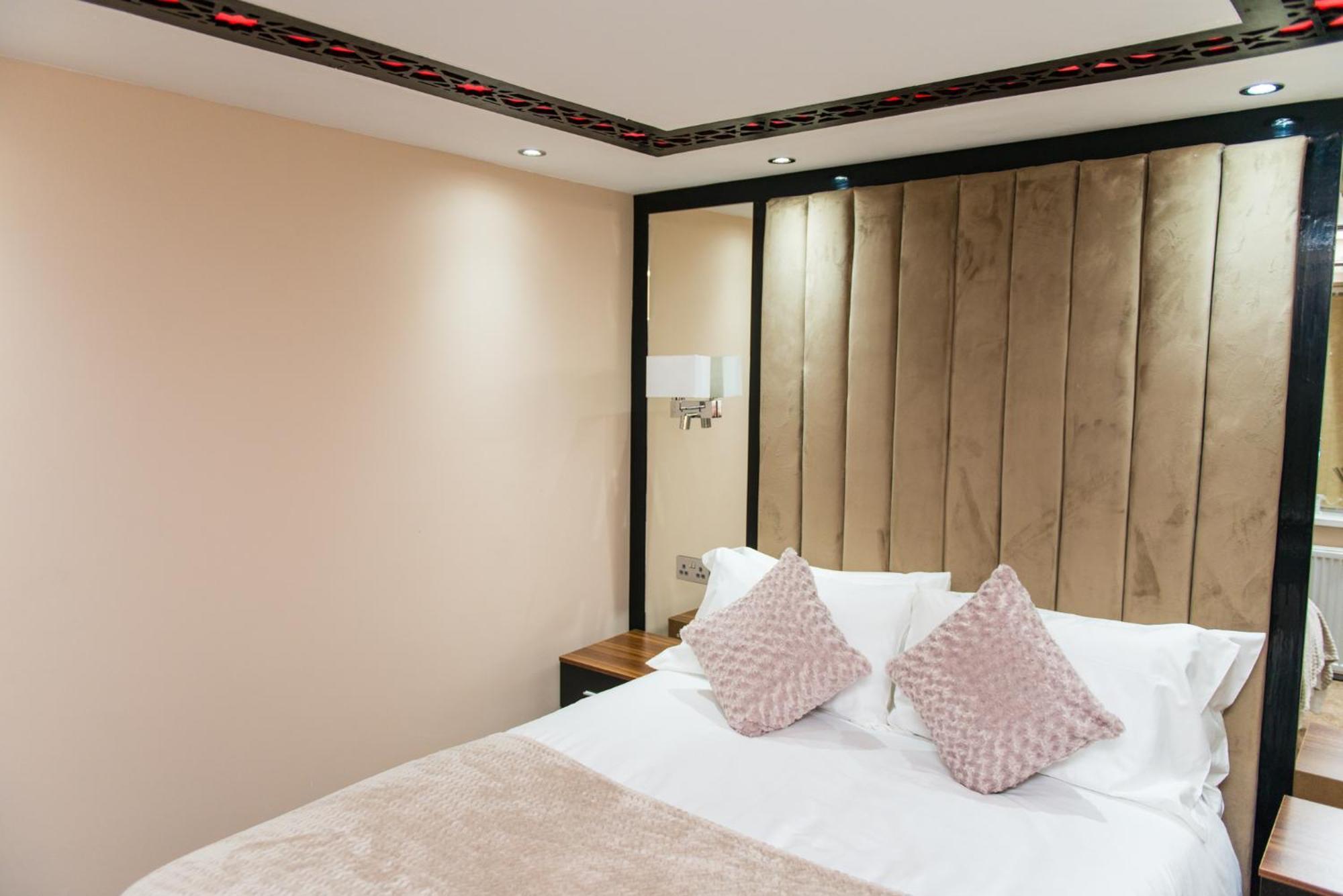 Aphrodite Suites Huddersfield Chambre photo