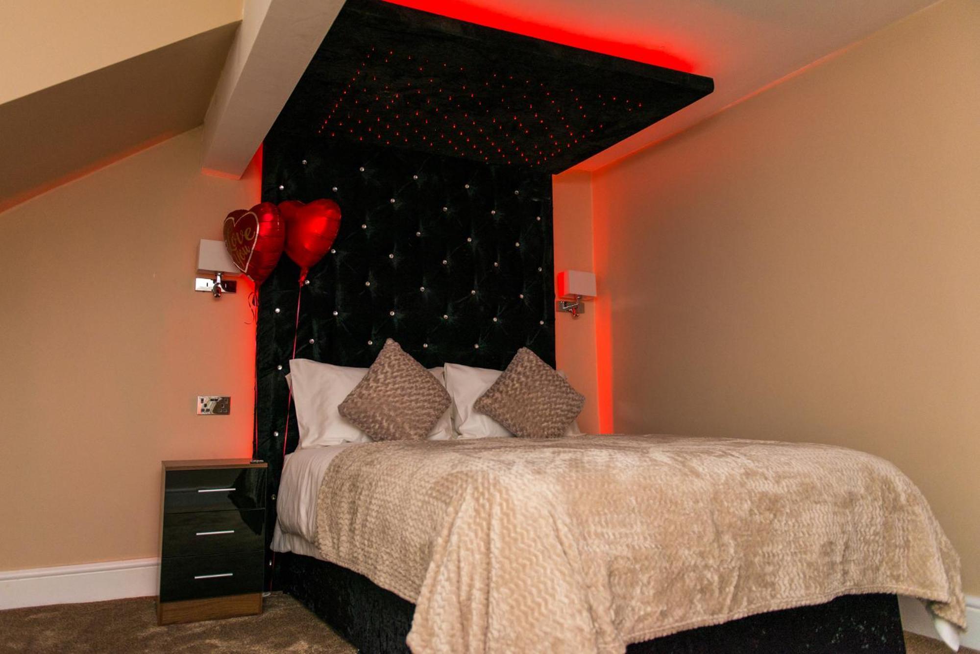 Aphrodite Suites Huddersfield Chambre photo