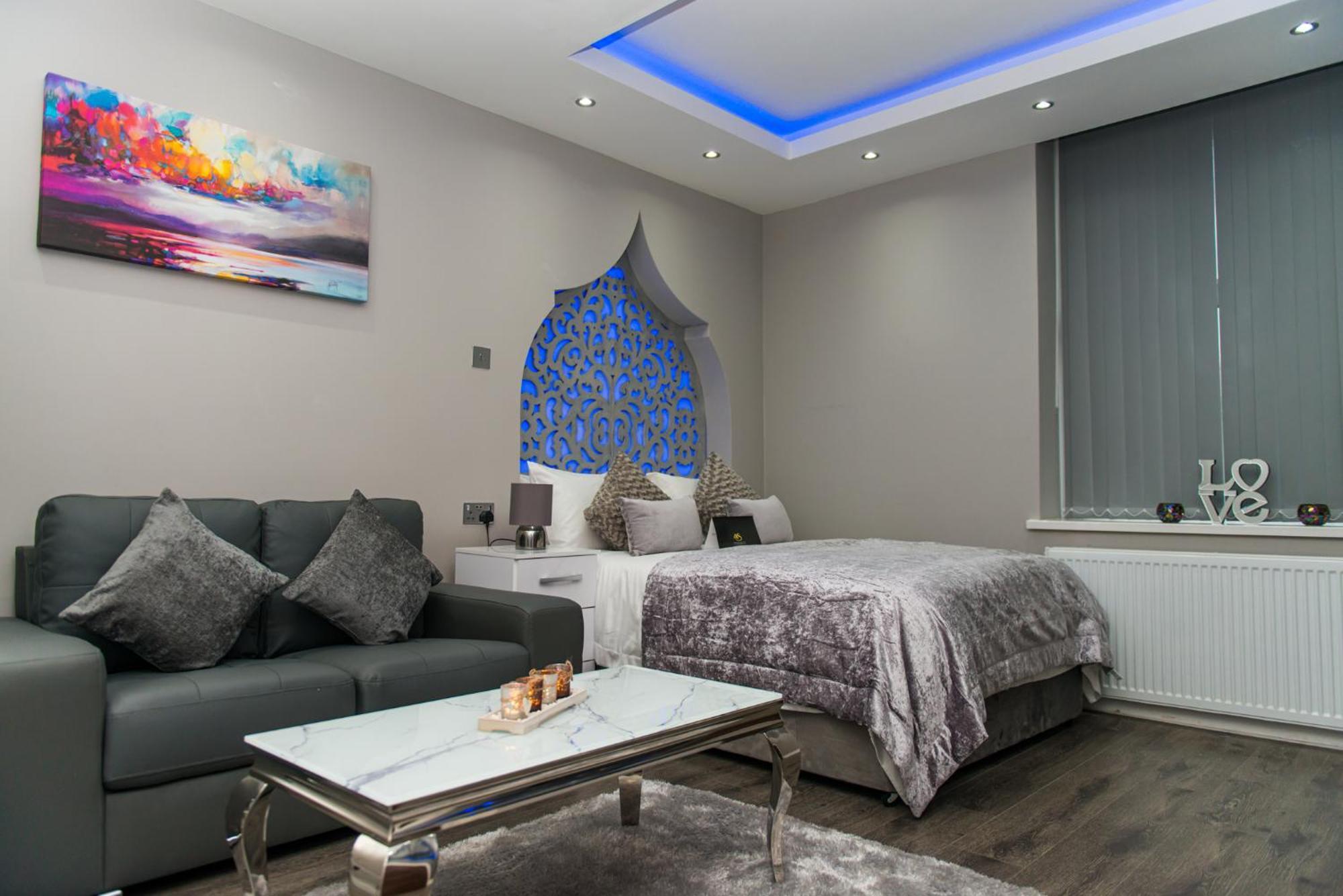 Aphrodite Suites Huddersfield Extérieur photo