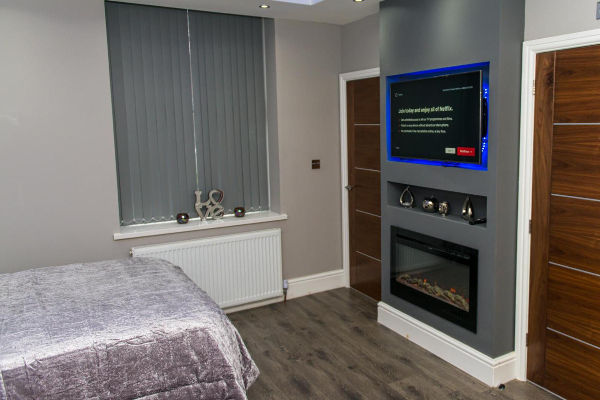 Aphrodite Suites Huddersfield Chambre photo