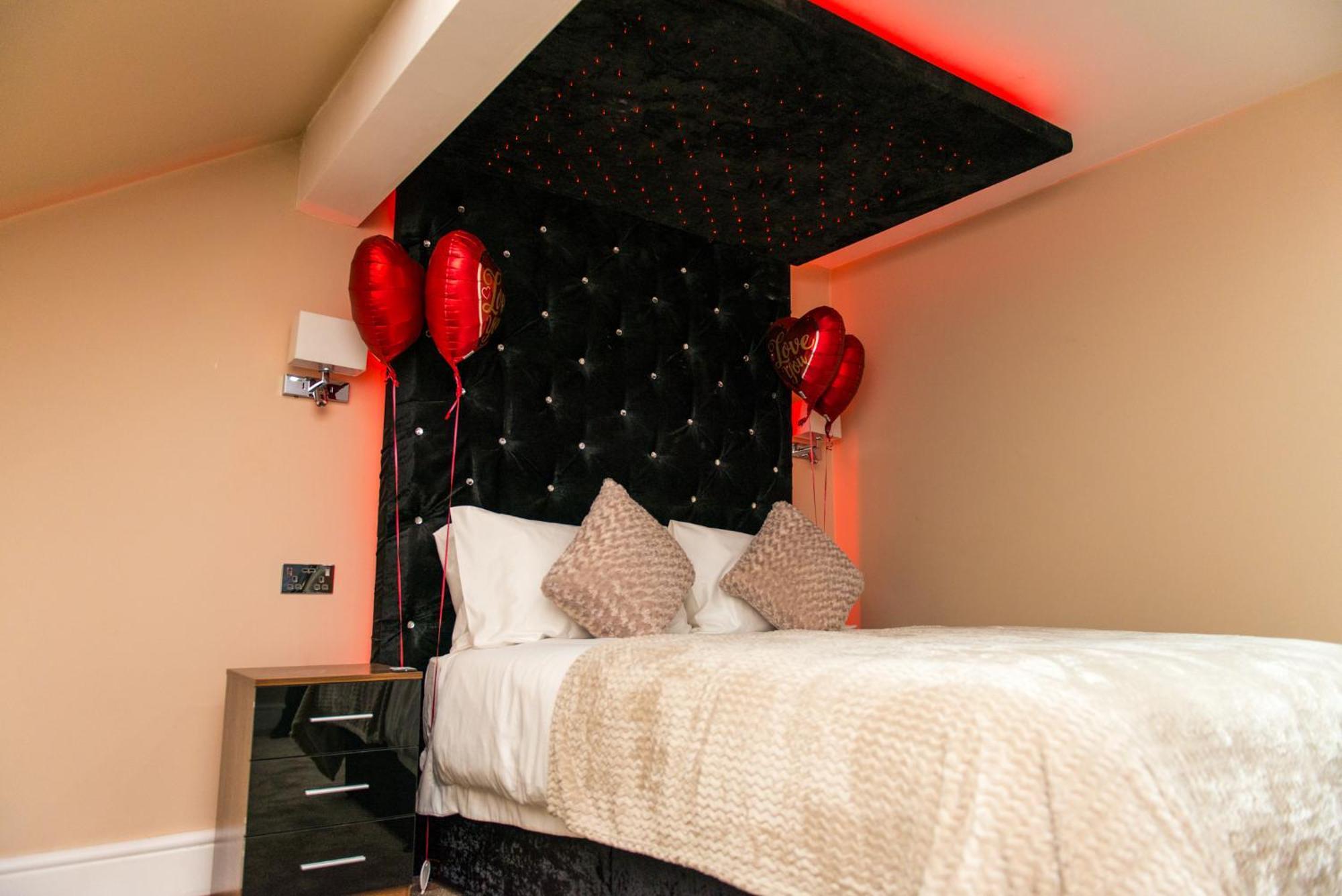 Aphrodite Suites Huddersfield Chambre photo